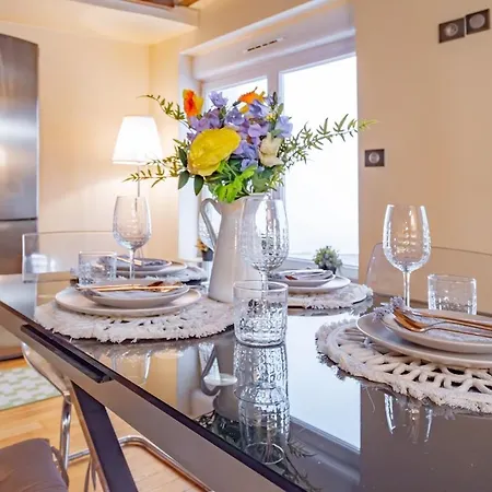 Grands Boulevards 4 Guests *